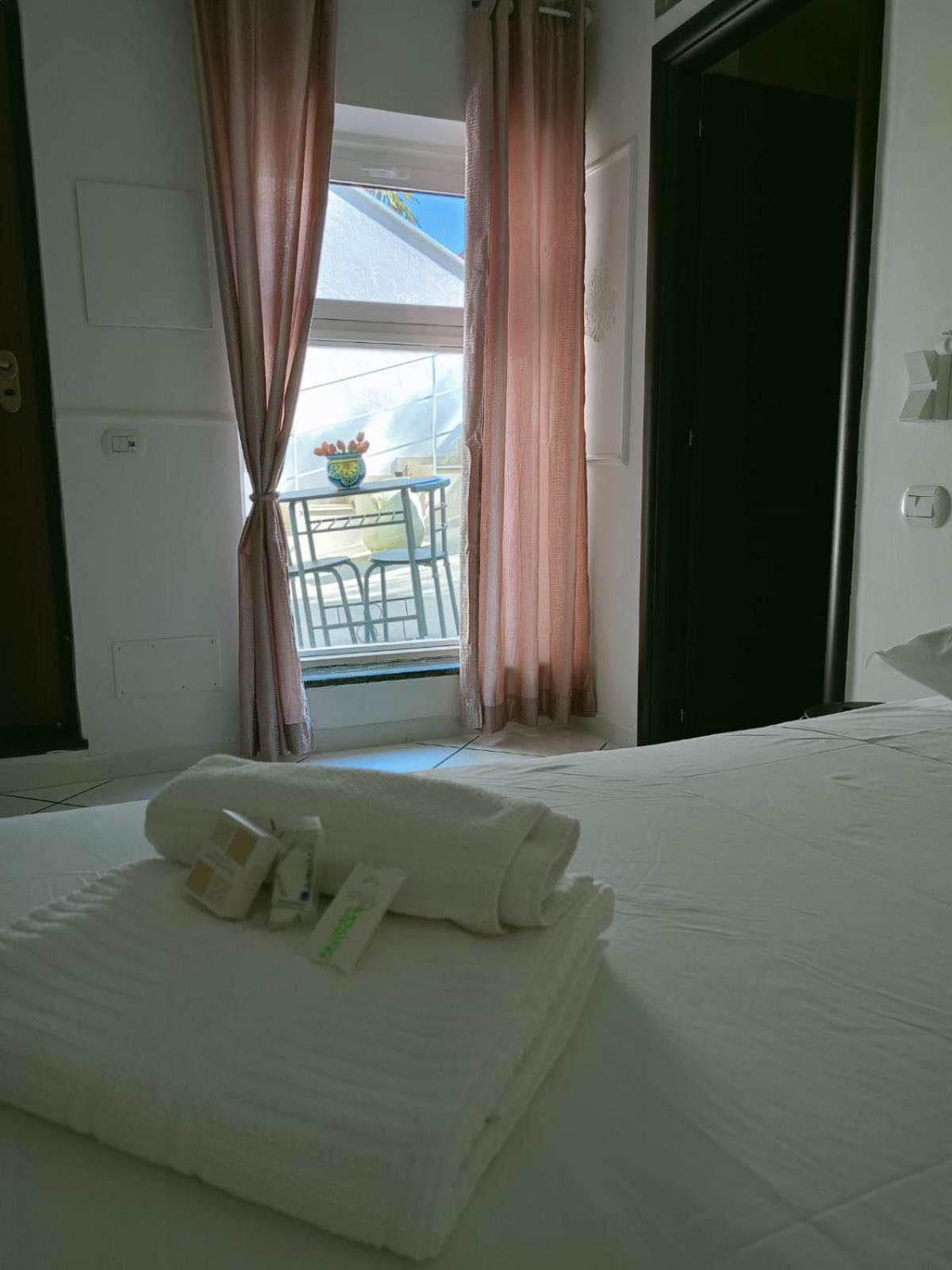 Costa Costa Rooms Sant'Egidio del Monte Albino Экстерьер фото